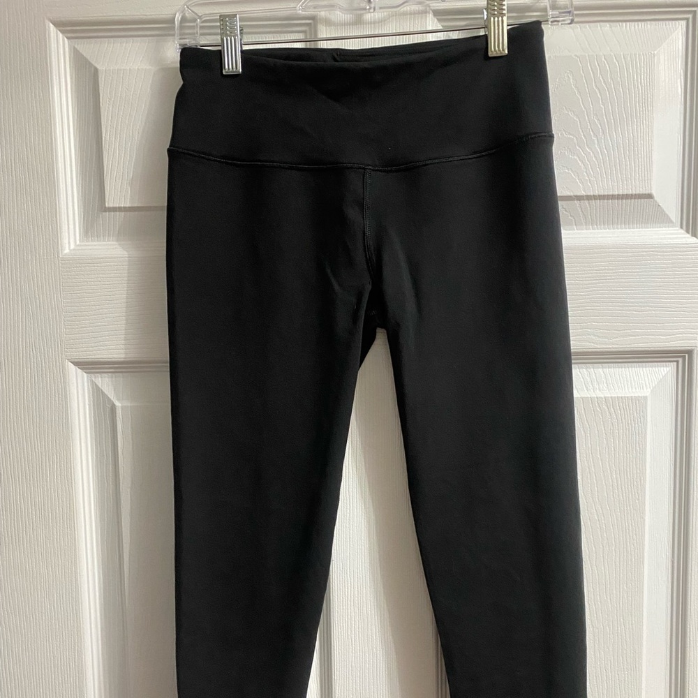 Victoria's Secret Knockout Capri Black Leggings